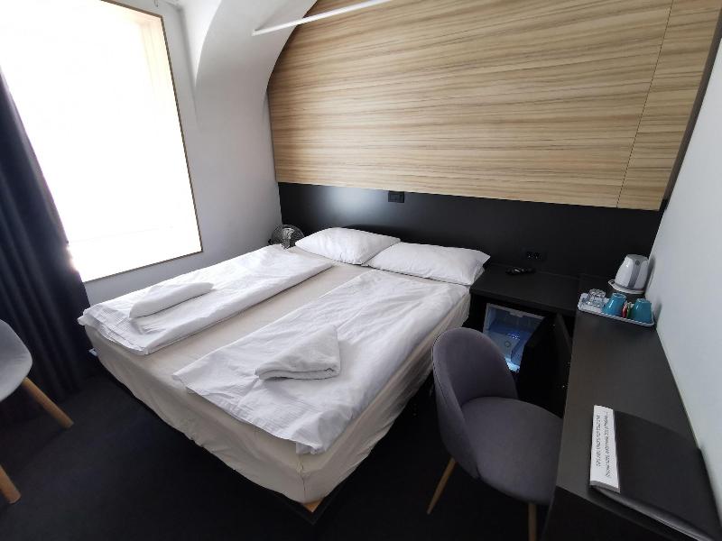 Cha Cha Rooms image