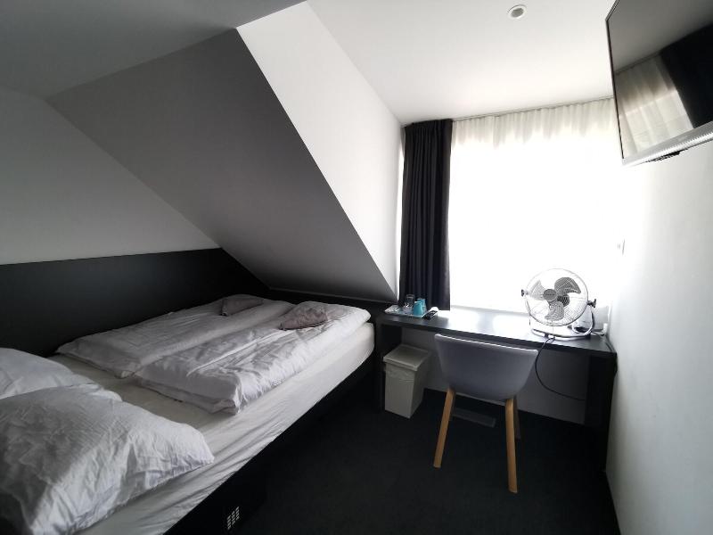 Cha Cha Rooms image