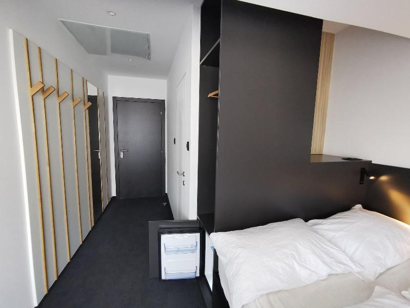 Cha Cha Rooms image