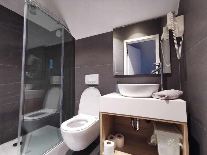 Cha Cha Rooms image