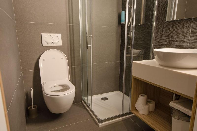 Cha Cha Rooms image