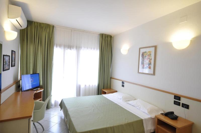Pugnochiuso Resort - Hotel Degli Ulivi image