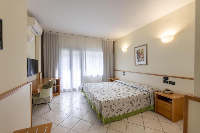 Pugnochiuso Resort - Hotel Degli Ulivi image