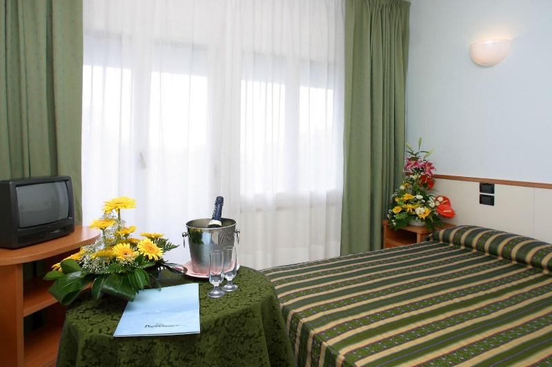 Pugnochiuso Resort - Hotel Degli Ulivi image
