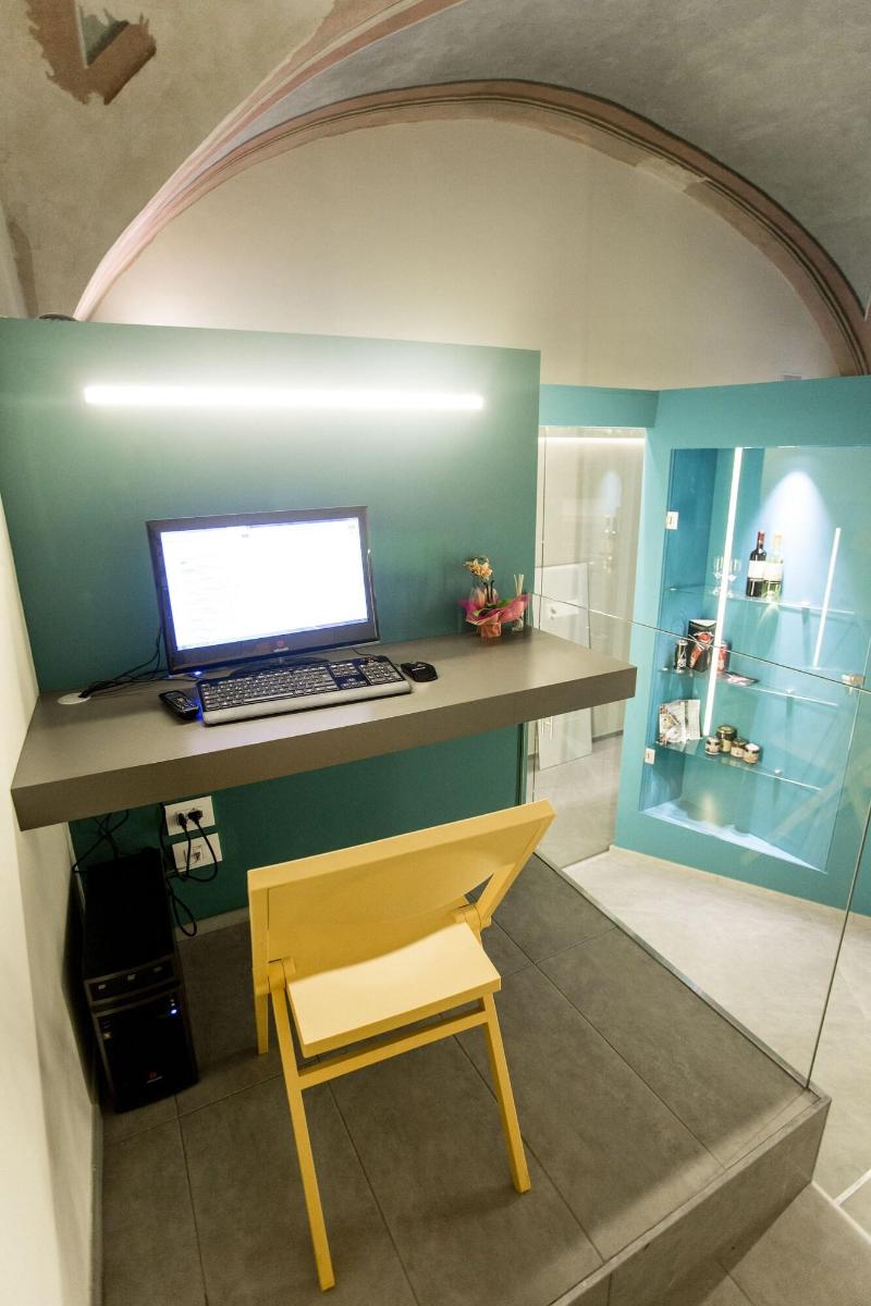 Little Italy Boutique Hostel image