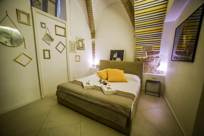 Little Italy Boutique Hostel image