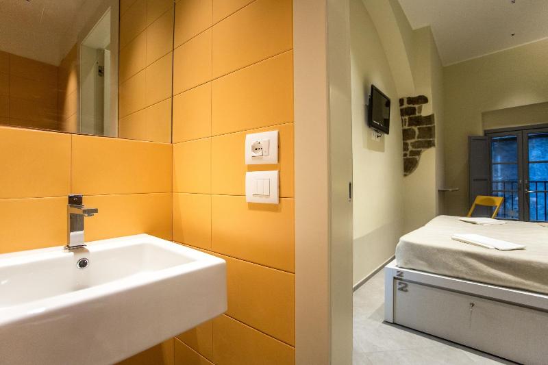 Little Italy Boutique Hostel image