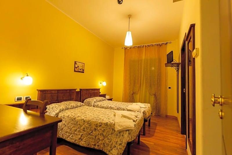 Pina Ristorante Hotel image