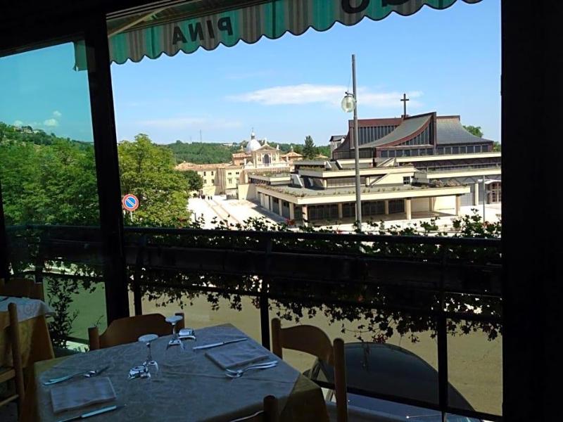 Pina Ristorante Hotel image