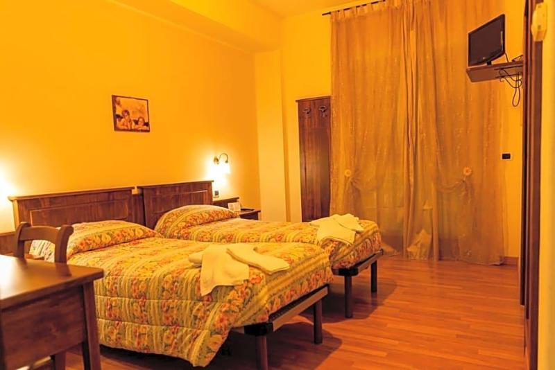 Pina Ristorante Hotel image