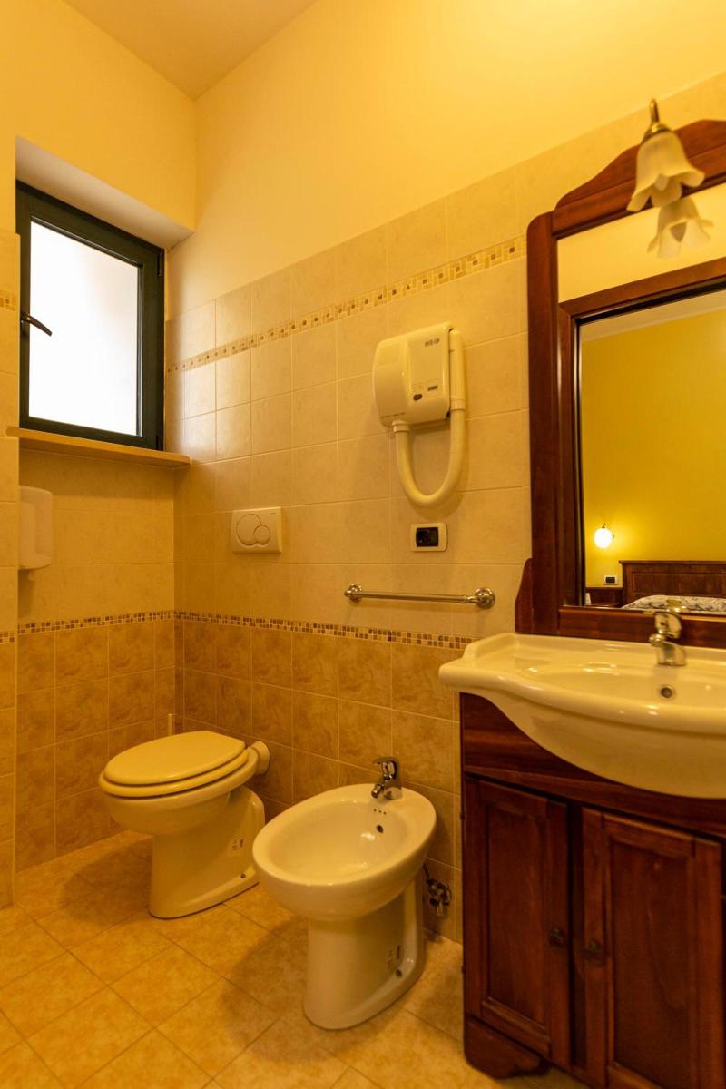 Pina Ristorante Hotel image
