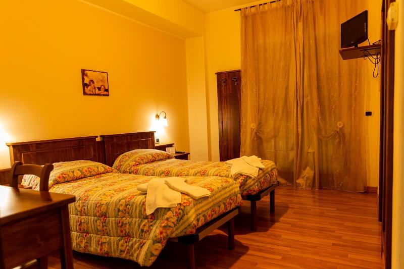 Pina Ristorante Hotel image