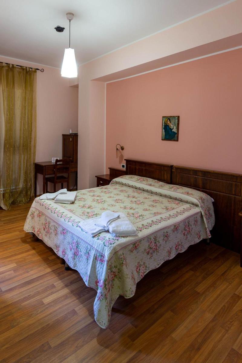 Pina Ristorante Hotel image