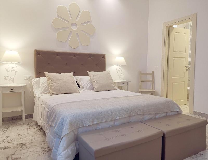 Flos Guest House image