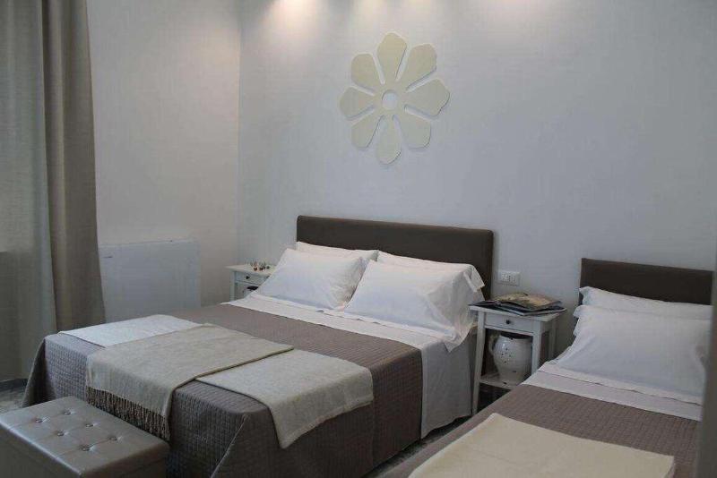 Flos Guest House image