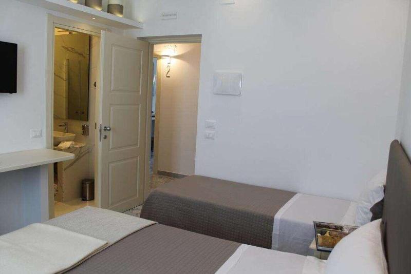 Flos Guest House image