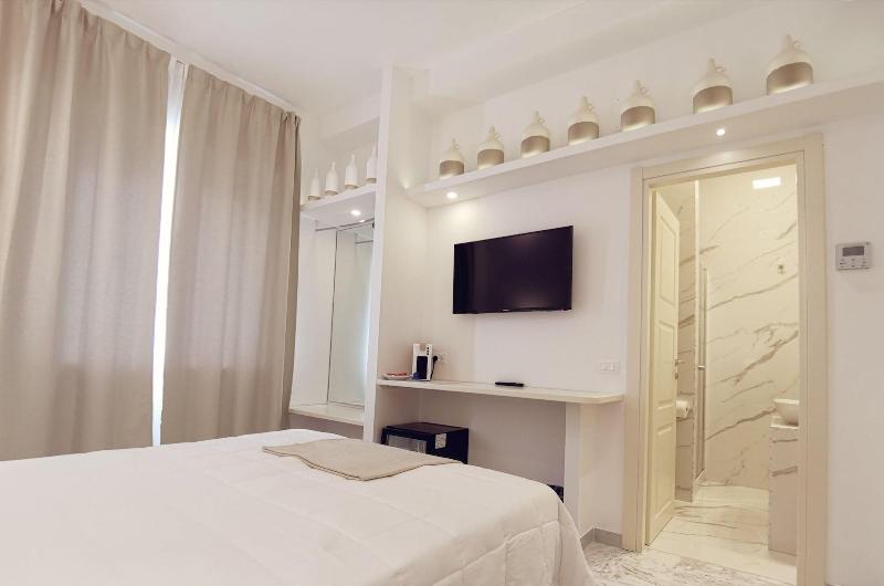 Flos Guest House image
