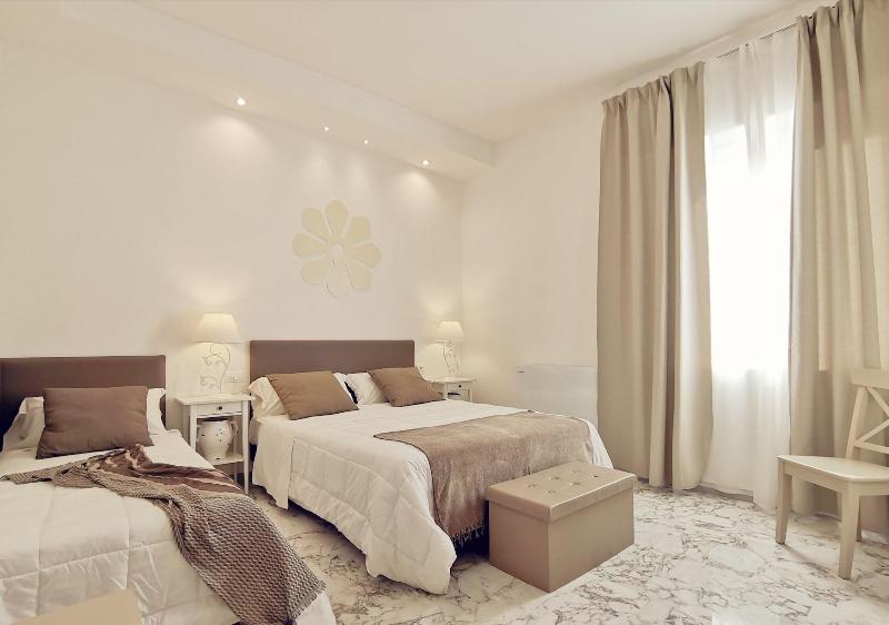 Flos Guest House image