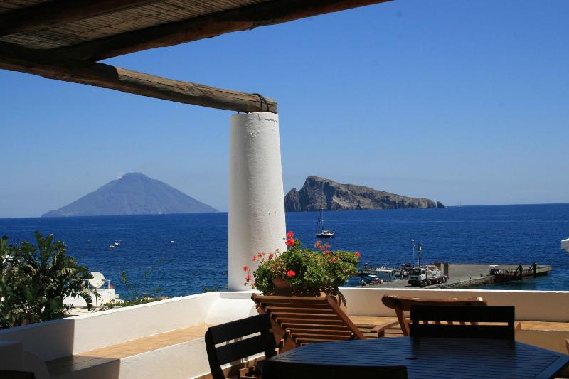 Hotel Tesoriero — exterior view