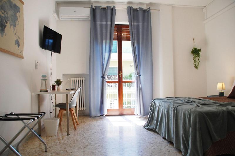 Bari Rooms Central Station image