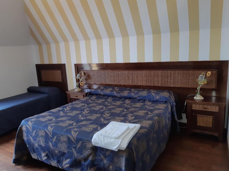 Bed And Breakfast Coral Blue image