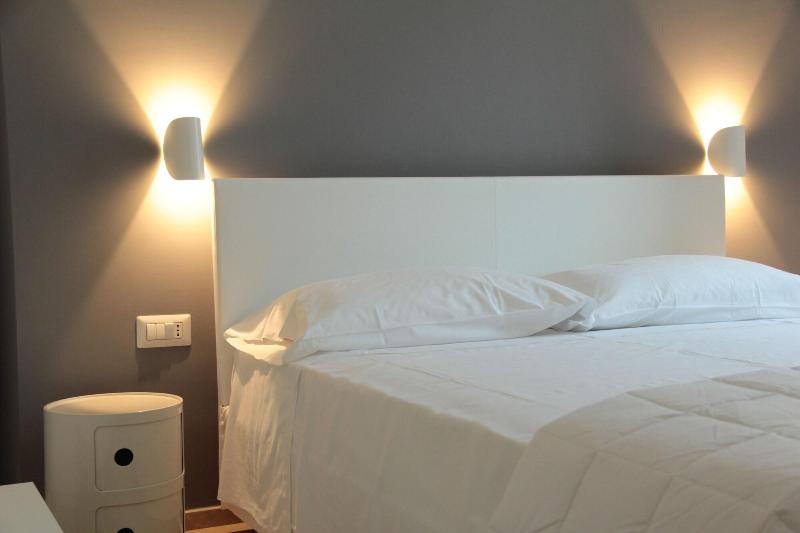 Lamia Room Rentals image
