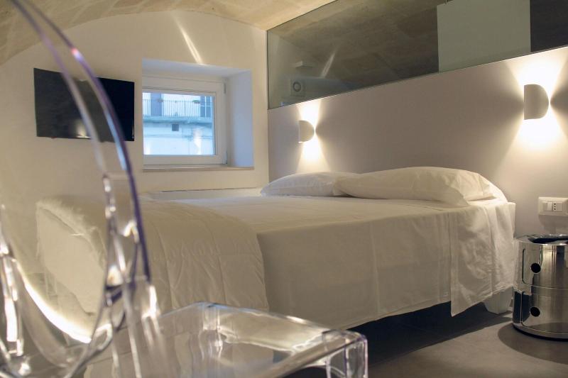 Lamia Room Rentals image