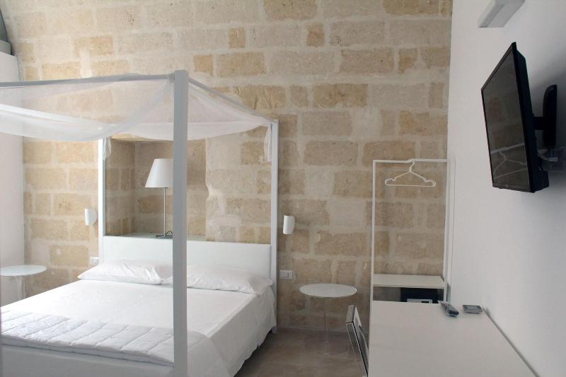 Lamia Room Rentals image