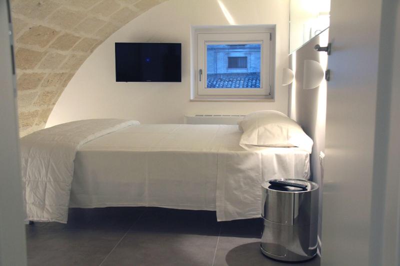 Lamia Room Rentals image