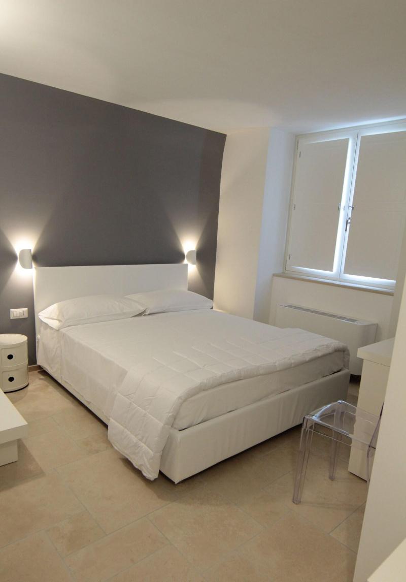 Lamia Room Rentals image