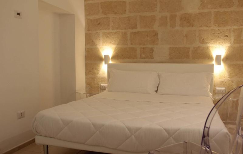 Lamia Room Rentals image