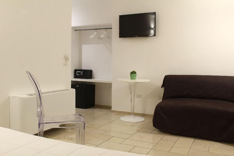 Lamia Room Rentals image