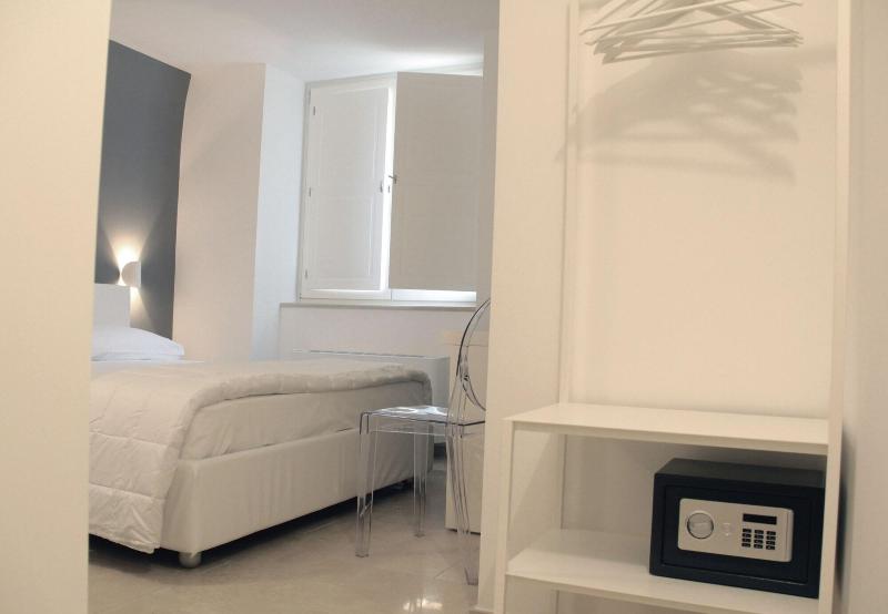 Lamia Room Rentals image