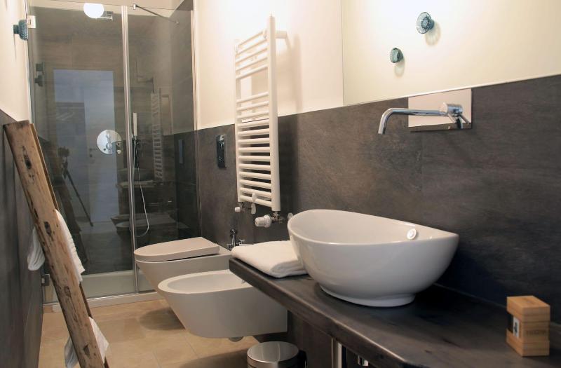 Lamia Room Rentals image