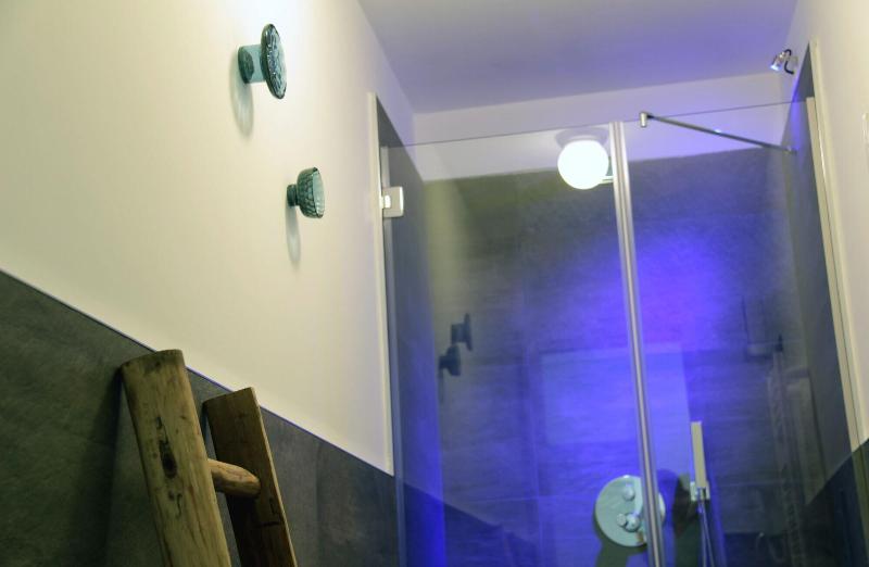 Lamia Room Rentals image