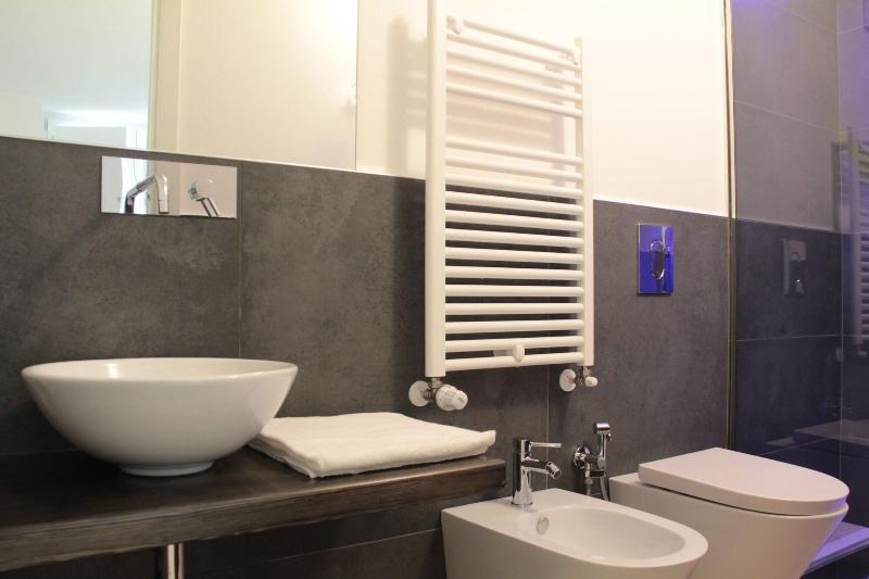 Lamia Room Rentals image