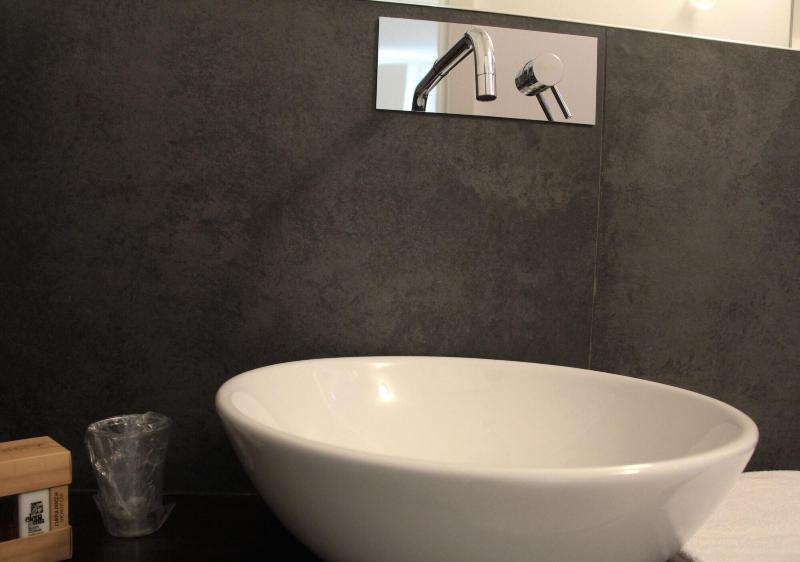 Lamia Room Rentals image