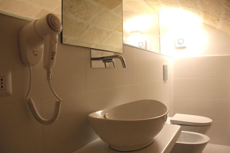 Lamia Room Rentals image