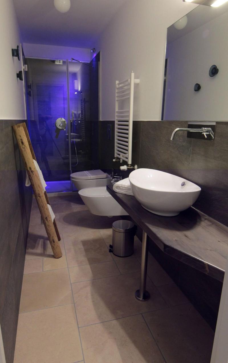 Lamia Room Rentals image