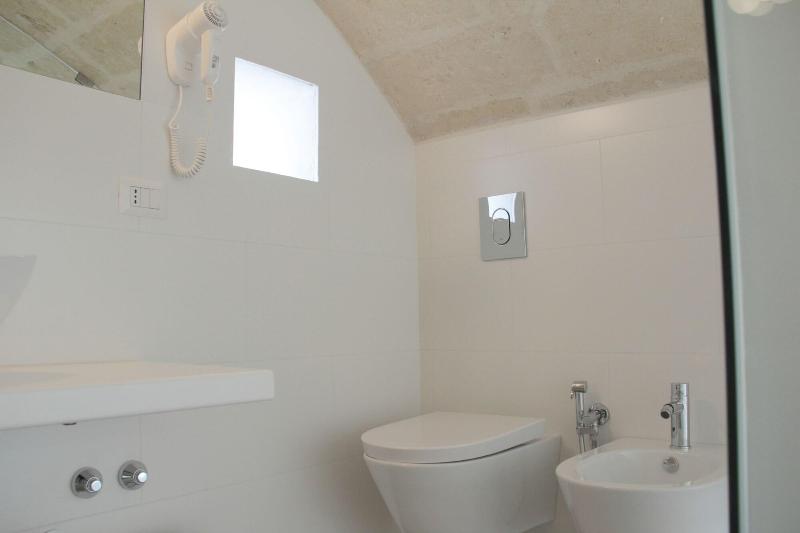 Lamia Room Rentals image