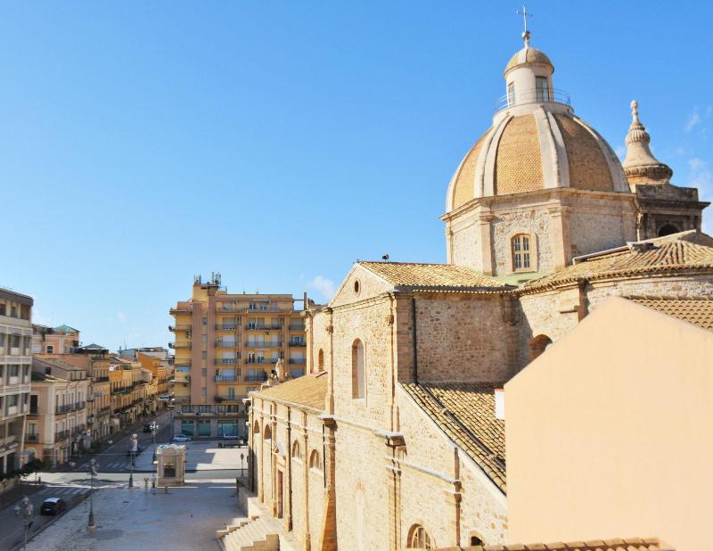 Piazza Grande image