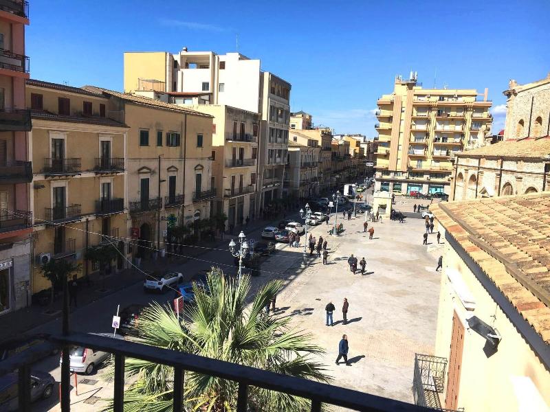 Piazza Grande image
