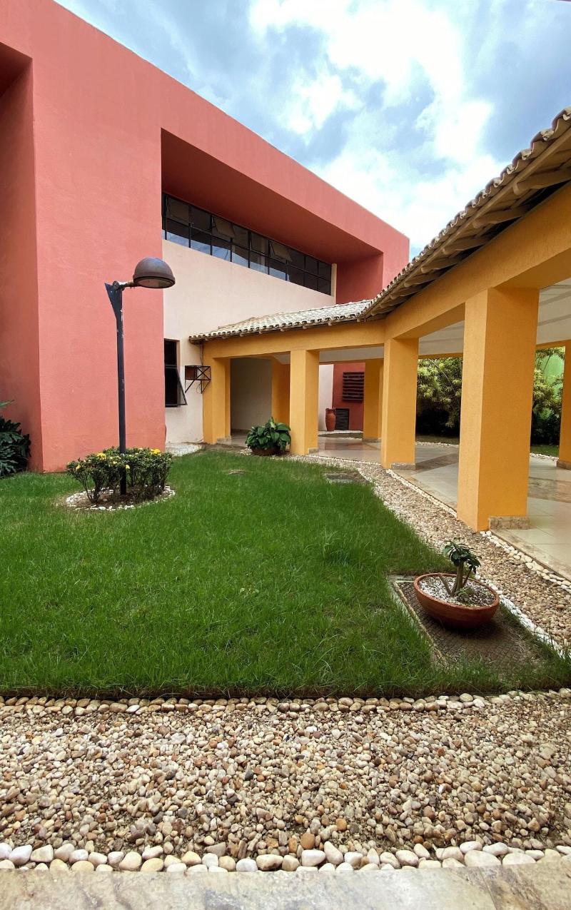 Ápides Palace Hotel — exterior view
