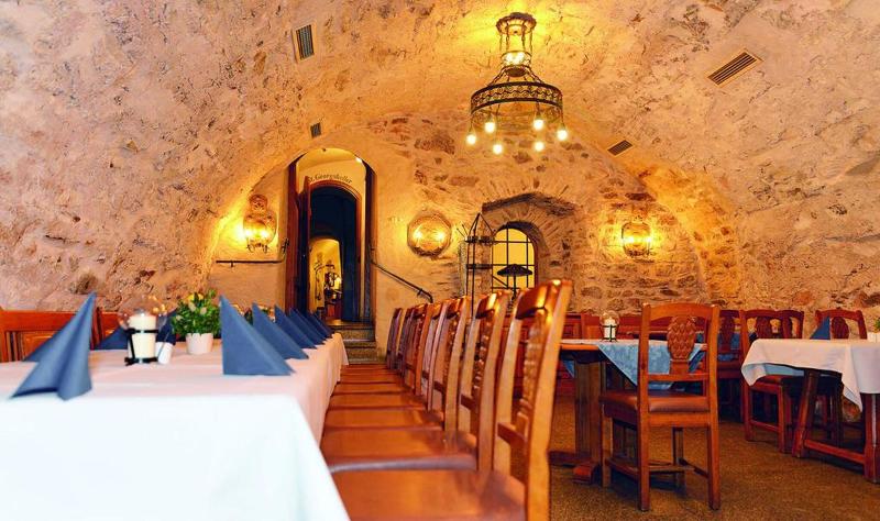 Altstadt Hotel Bräu Wirt image