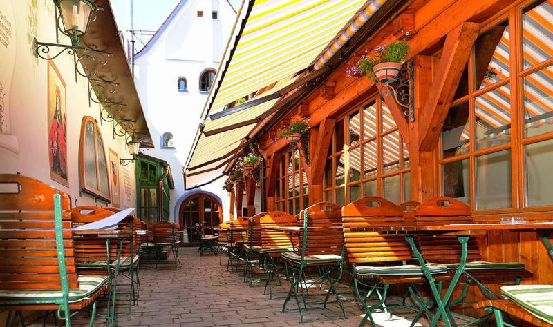 Altstadt Hotel Bräu Wirt image