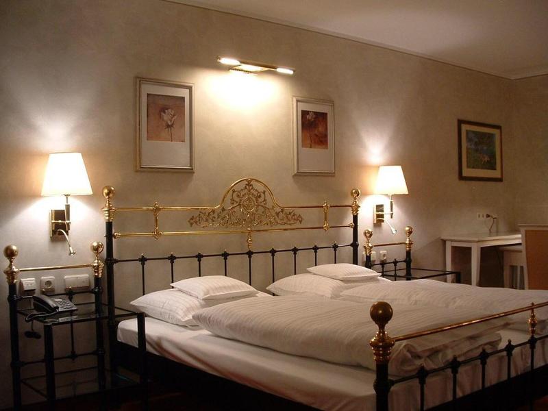Altstadt Hotel Bräu Wirt image