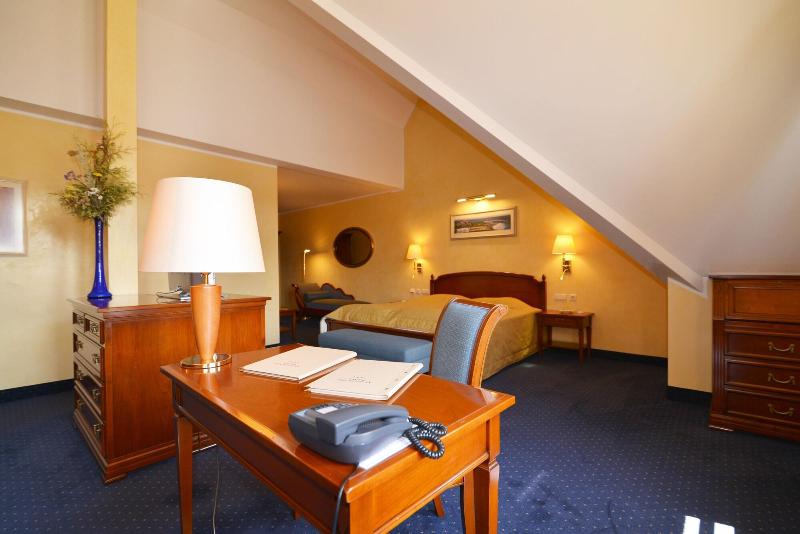 Altstadt Hotel Bräu Wirt image