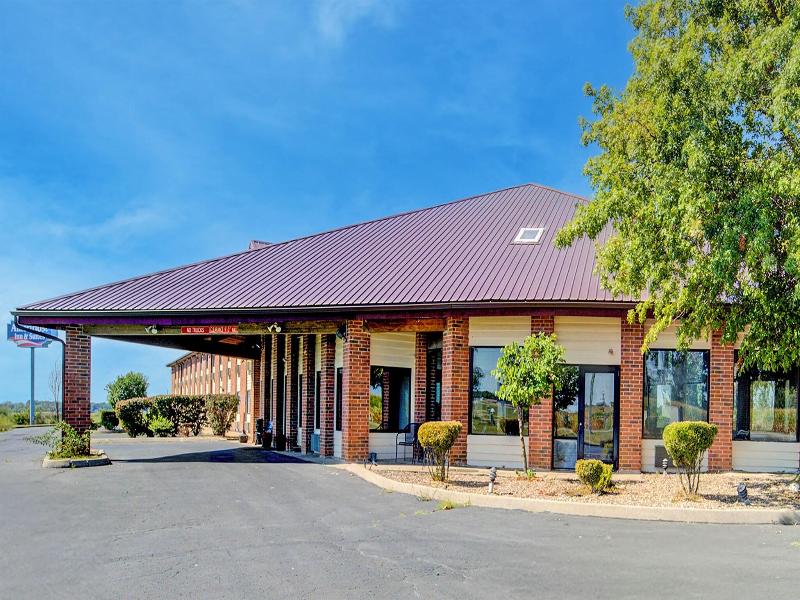 Capital O Amerihost Inn and Suites Mexico Hwy 54 image