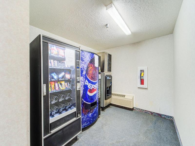 Capital O Amerihost Inn and Suites Mexico Hwy 54 image