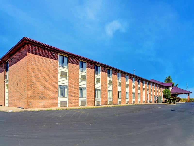 Capital O Amerihost Inn and Suites Mexico Hwy 54 image